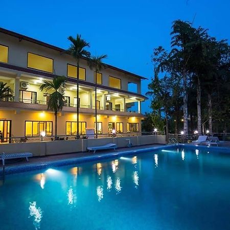 Hotel Rainforest Sauraha Luaran gambar