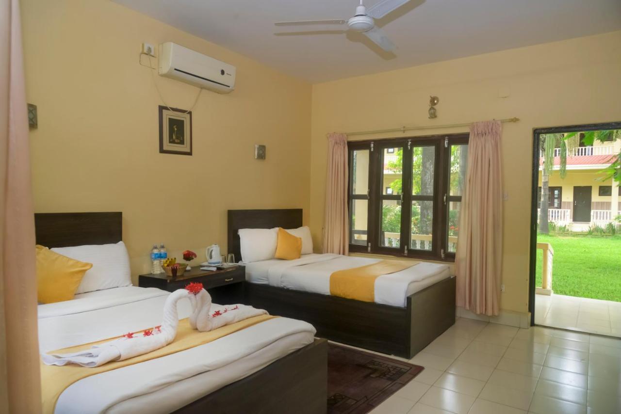 Hotel Rainforest Sauraha Luaran gambar