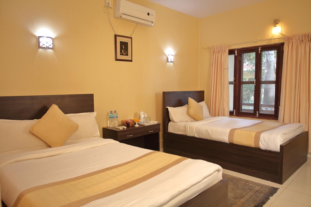 Hotel Rainforest Sauraha Luaran gambar