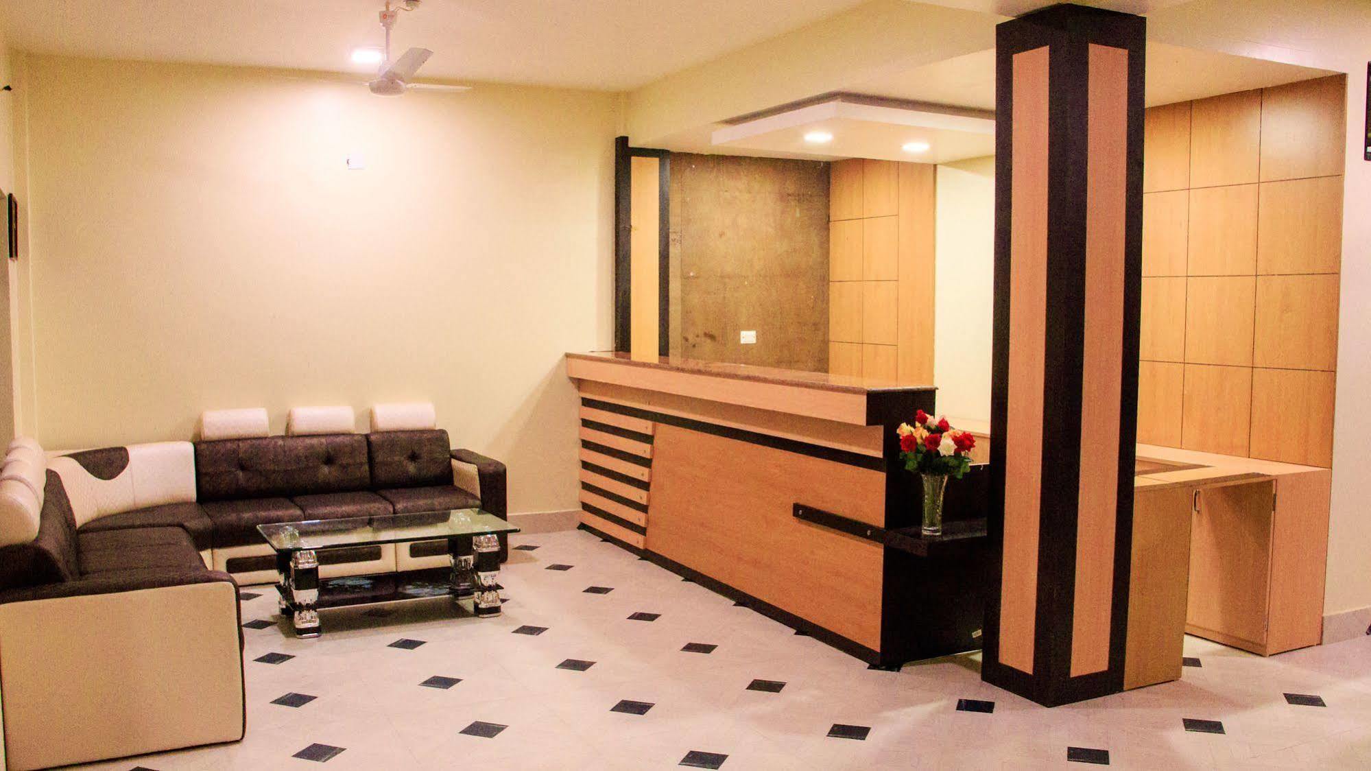 Hotel Rainforest Sauraha Luaran gambar