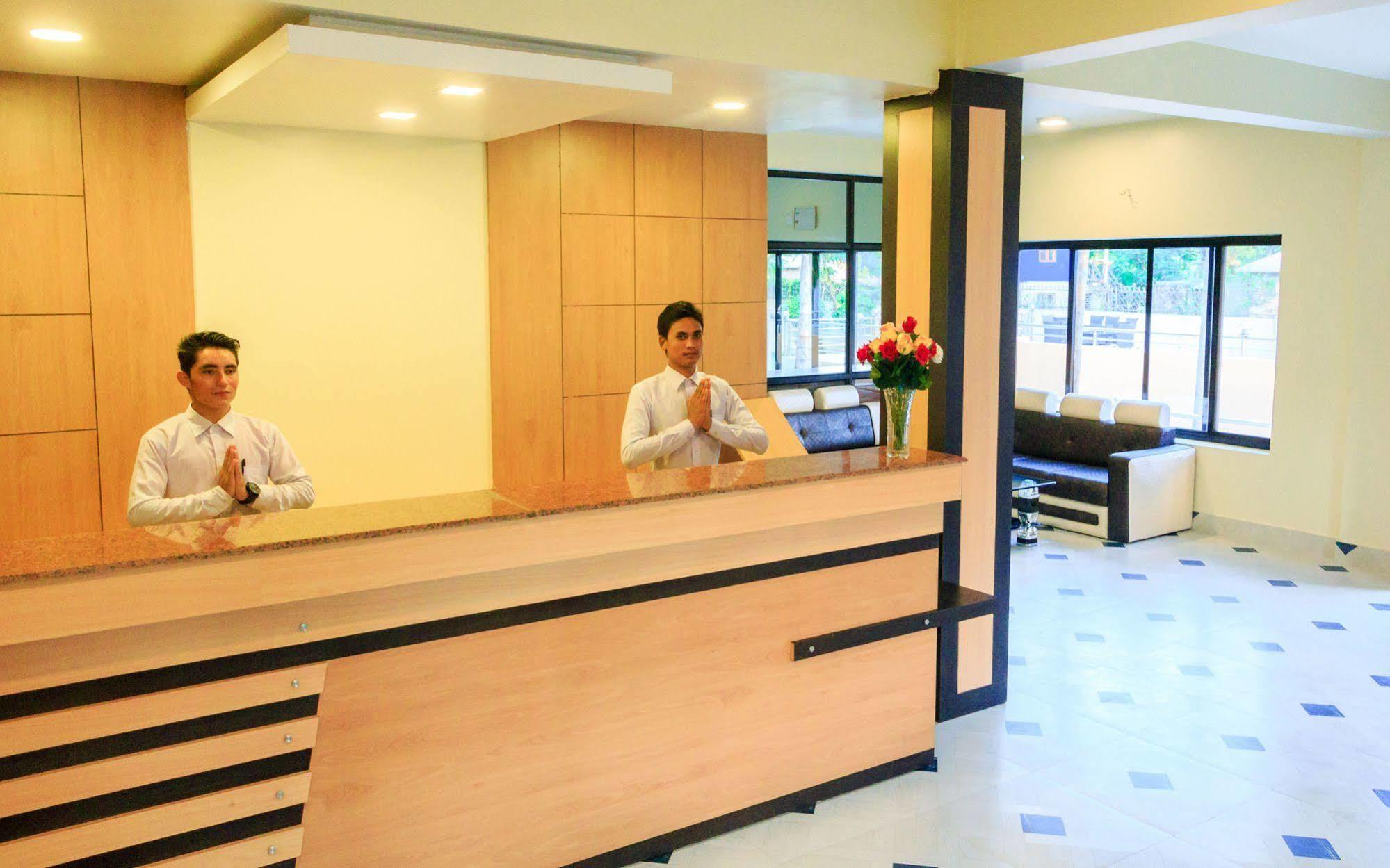 Hotel Rainforest Sauraha Luaran gambar