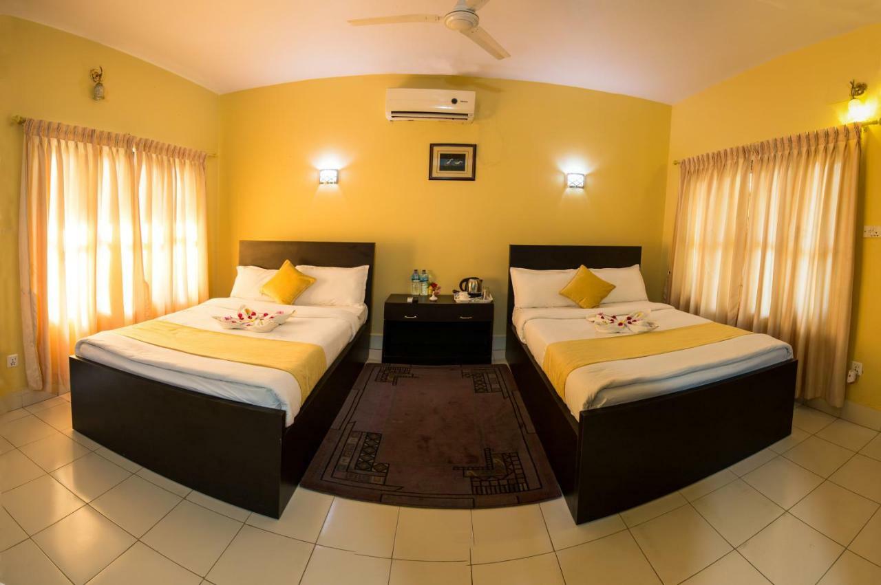 Hotel Rainforest Sauraha Luaran gambar