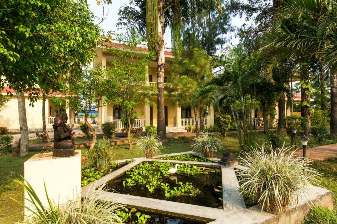 Hotel Rainforest Sauraha Luaran gambar