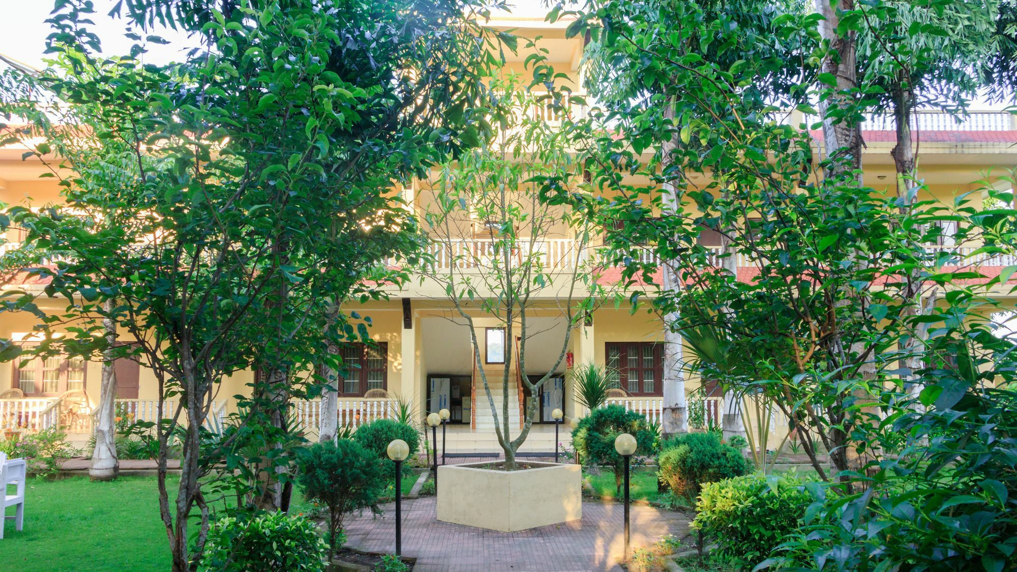 Hotel Rainforest Sauraha Luaran gambar